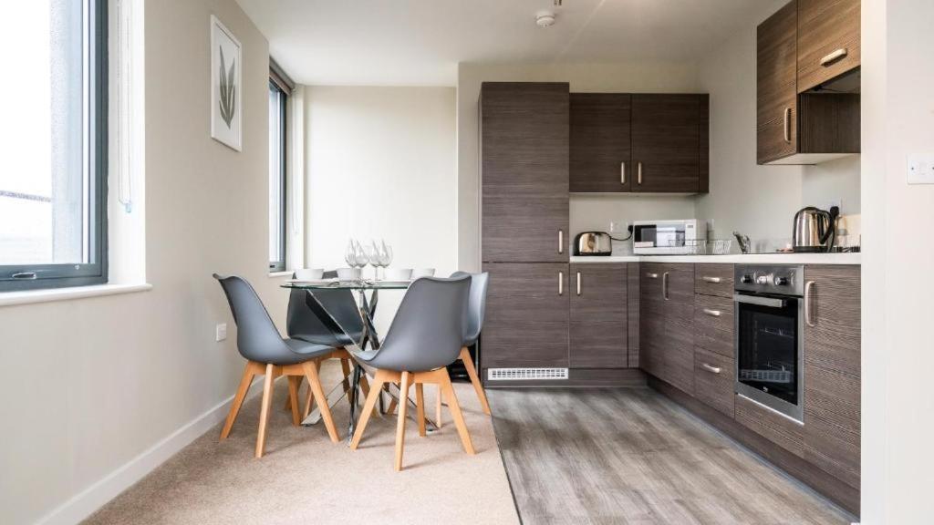 Adelphi Wharf Luxury Apartments Manchester Exterior photo