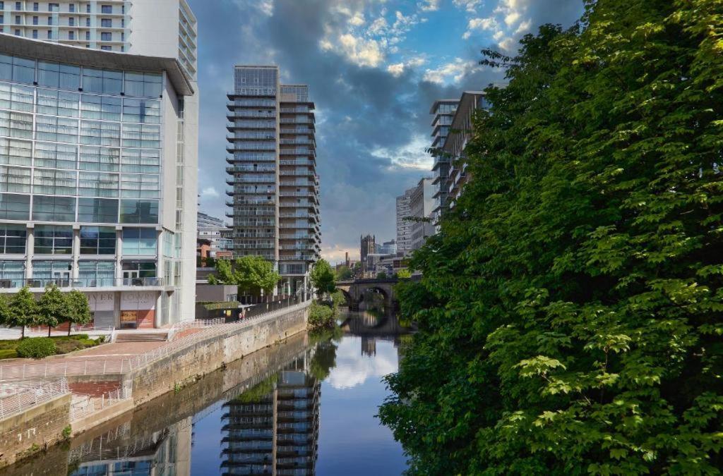 Adelphi Wharf Luxury Apartments Manchester Exterior photo